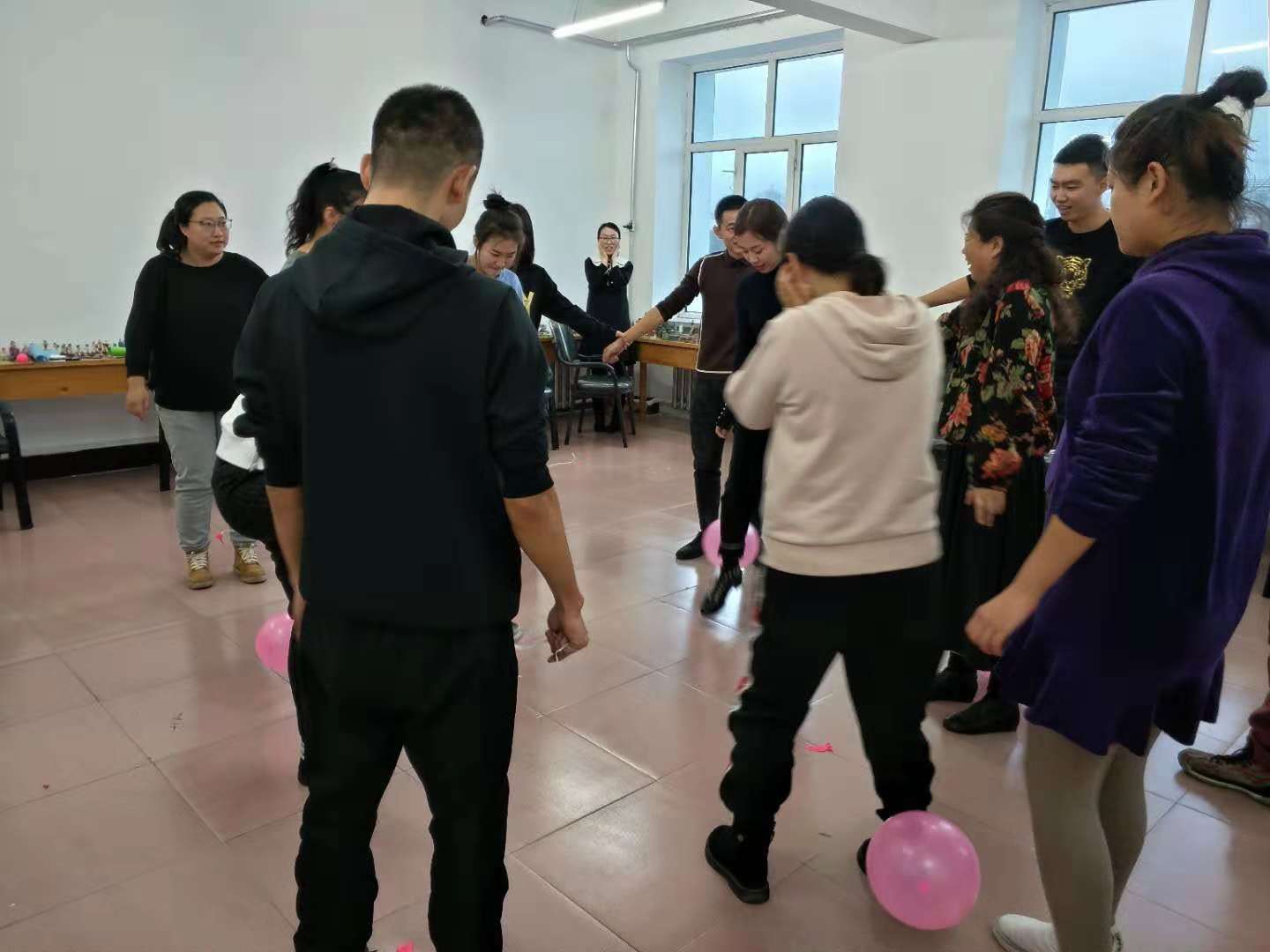 我校舉辦“科學(xué)減壓_促進(jìn)心理健康”團(tuán)體心理訓(xùn)練活動